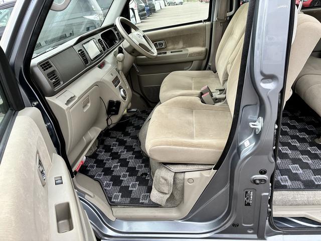アトレーワゴン カスタムターボＲＳ　純正ナビ　フルセグＴＶ　ＣＤ　ＤＶＤ　ＥＴＣ　電格ミラー　両側スライドドア　フォグランプ　ベンチシート　純正アルミホイール（13枚目）