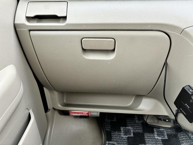 アトレーワゴン カスタムターボＲＳ　純正ナビ　フルセグＴＶ　ＣＤ　ＤＶＤ　ＥＴＣ　電格ミラー　両側スライドドア　フォグランプ　ベンチシート　純正アルミホイール（24枚目）