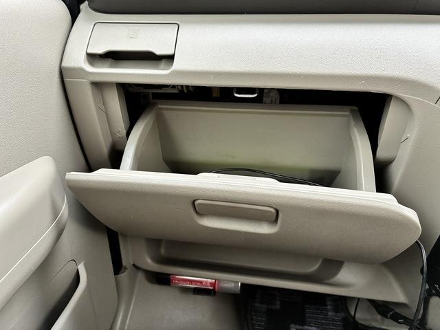 アトレーワゴン カスタムターボＲＳ　純正ナビ　フルセグＴＶ　ＣＤ　ＤＶＤ　ＥＴＣ　電格ミラー　両側スライドドア　フォグランプ　ベンチシート　純正アルミホイール（25枚目）