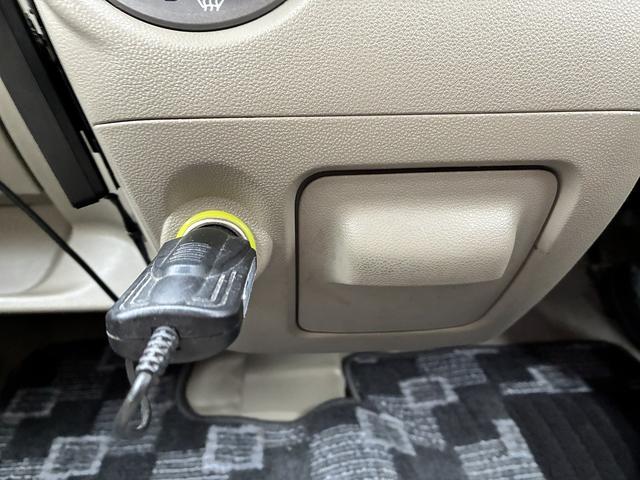 アトレーワゴン カスタムターボＲＳ　純正ナビ　フルセグＴＶ　ＣＤ　ＤＶＤ　ＥＴＣ　電格ミラー　両側スライドドア　フォグランプ　ベンチシート　純正アルミホイール（29枚目）