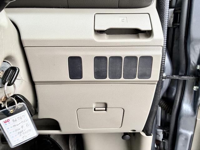 アトレーワゴン カスタムターボＲＳ　純正ナビ　フルセグＴＶ　ＣＤ　ＤＶＤ　ＥＴＣ　電格ミラー　両側スライドドア　フォグランプ　ベンチシート　純正アルミホイール（58枚目）