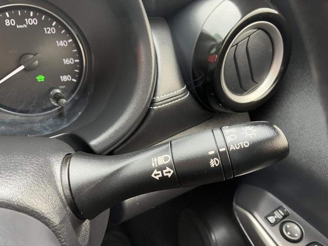 キックス Ｘ　衝突軽減ブレーキ　横滑り防止装置　全方位カメラ　ＵＳＢ　コーナーセンサー　パーキングスタート　電動格納ミラー　ＬＥＤ　フォグランプ　純正アルミホイール　オートライト（33枚目）