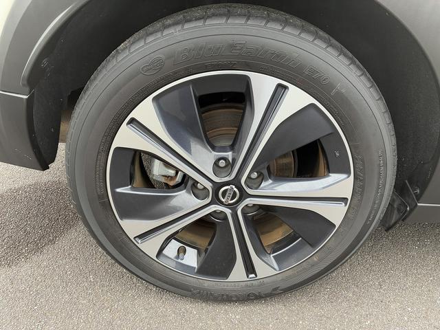 キックス Ｘ　衝突軽減ブレーキ　横滑り防止装置　全方位カメラ　ＵＳＢ　コーナーセンサー　パーキングスタート　電動格納ミラー　ＬＥＤ　フォグランプ　純正アルミホイール　オートライト（52枚目）