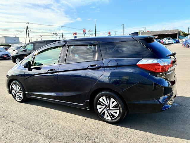 シャトル ハイブリッドＸ　ホンダセンシング　衝突軽減ブレーキ　レーンアシスト　純正ナビ　フルセグＴＶ　横滑り防止装置　アイドリングストップ　ＥＴＣ　シートヒーター　ＭＴモード　電動格納ミラー　ＬＥＤ　フォグランプ　バックカメラ　ＣＤ　ＤＶＤ（12枚目）