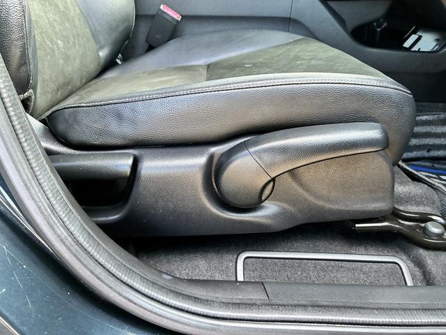 シャトル ハイブリッドＸ　ホンダセンシング　衝突軽減ブレーキ　レーンアシスト　純正ナビ　フルセグＴＶ　横滑り防止装置　アイドリングストップ　ＥＴＣ　シートヒーター　ＭＴモード　電動格納ミラー　ＬＥＤ　フォグランプ　バックカメラ　ＣＤ　ＤＶＤ（21枚目）