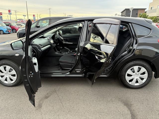 インプレッサスポーツ 1.6i 横滑り防止装置 フルセグTV バックカメラ ETC 電動格納ミラー LED AM CD フロアマット 社外ナビ(13枚目)