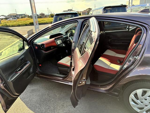 アクア S 横滑り防止ブレーキ アイドリングストップ USB ETC アイドリングストップ シートヒーター オートライト 電動格納ミラー パーキングスタート フルセグ(12枚目)