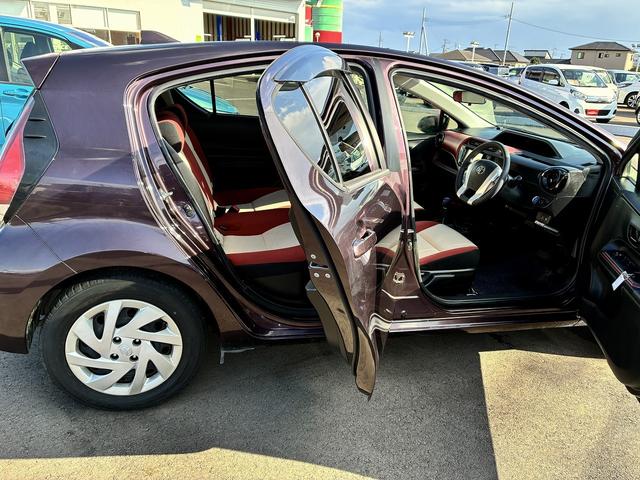 アクア S 横滑り防止ブレーキ アイドリングストップ USB ETC アイドリングストップ シートヒーター オートライト 電動格納ミラー パーキングスタート フルセグ(17枚目)