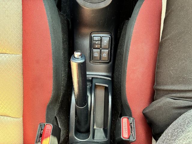 アクア S 横滑り防止ブレーキ アイドリングストップ USB ETC アイドリングストップ シートヒーター オートライト 電動格納ミラー パーキングスタート フルセグ(33枚目)