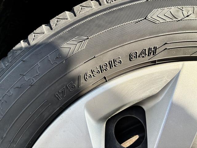 アクア S 横滑り防止ブレーキ アイドリングストップ USB ETC アイドリングストップ シートヒーター オートライト 電動格納ミラー パーキングスタート フルセグ(55枚目)