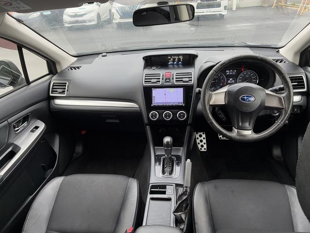 インプレッサスポーツ １．６ｉ－Ｓ　横滑り防止装置　ＥＴＣ　アイドリングストップ　電動格納ミラー　フォグランプ　純正アルミホイール　パーキングスタート　ＵＳＢ　ＣＤ　ＤＶＤ　フロアマット（3枚目）