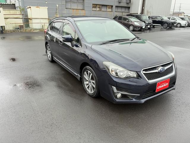 インプレッサスポーツ １．６ｉ－Ｓ　横滑り防止装置　ＥＴＣ　アイドリングストップ　電動格納ミラー　フォグランプ　純正アルミホイール　パーキングスタート　ＵＳＢ　ＣＤ　ＤＶＤ　フロアマット（6枚目）