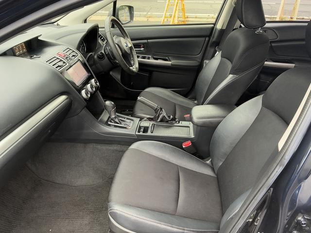 インプレッサスポーツ １．６ｉ－Ｓ　横滑り防止装置　ＥＴＣ　アイドリングストップ　電動格納ミラー　フォグランプ　純正アルミホイール　パーキングスタート　ＵＳＢ　ＣＤ　ＤＶＤ　フロアマット（13枚目）