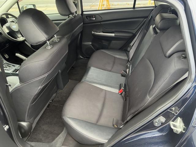 インプレッサスポーツ １．６ｉ－Ｓ　横滑り防止装置　ＥＴＣ　アイドリングストップ　電動格納ミラー　フォグランプ　純正アルミホイール　パーキングスタート　ＵＳＢ　ＣＤ　ＤＶＤ　フロアマット（14枚目）