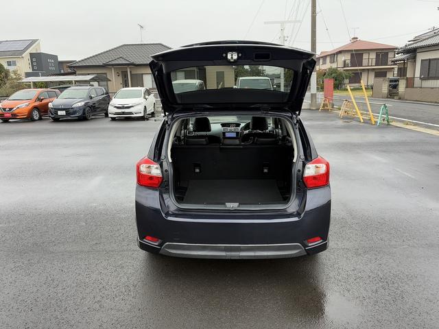 インプレッサスポーツ １．６ｉ－Ｓ　横滑り防止装置　ＥＴＣ　アイドリングストップ　電動格納ミラー　フォグランプ　純正アルミホイール　パーキングスタート　ＵＳＢ　ＣＤ　ＤＶＤ　フロアマット（15枚目）