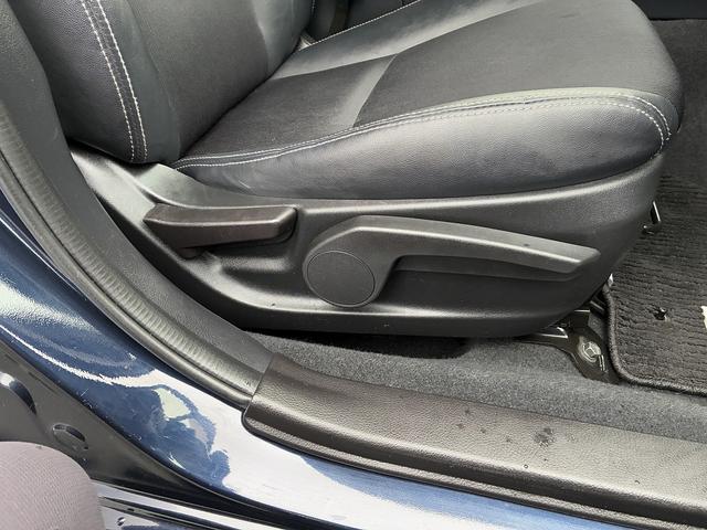 インプレッサスポーツ １．６ｉ－Ｓ　横滑り防止装置　ＥＴＣ　アイドリングストップ　電動格納ミラー　フォグランプ　純正アルミホイール　パーキングスタート　ＵＳＢ　ＣＤ　ＤＶＤ　フロアマット（22枚目）