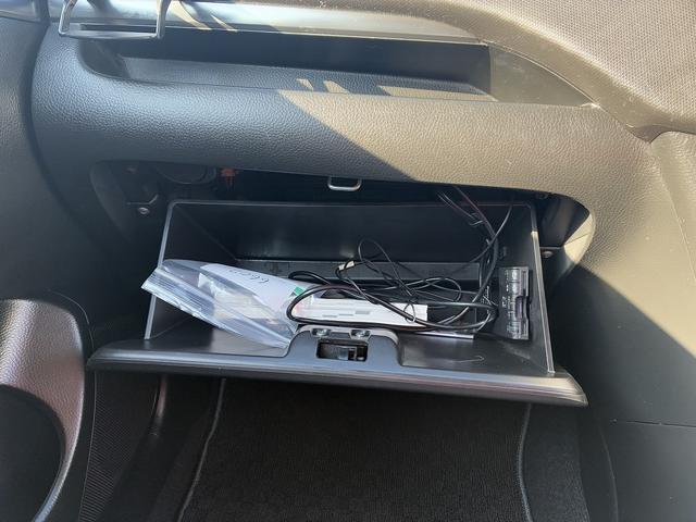 スイフト スタイル 横滑り防止装置 電動格納ミラー BT MTモード 純正アルミホイール シートヒーター ETC パーキングスタート CD DVD フロアマット(26枚目)