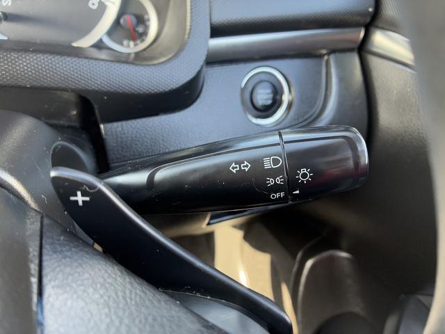 スイフト スタイル 横滑り防止装置 電動格納ミラー BT MTモード 純正アルミホイール シートヒーター ETC パーキングスタート CD DVD フロアマット(33枚目)