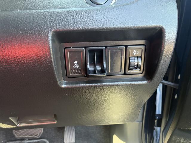 スイフト スタイル 横滑り防止装置 電動格納ミラー BT MTモード 純正アルミホイール シートヒーター ETC パーキングスタート CD DVD フロアマット(35枚目)