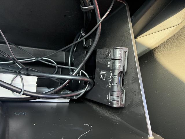 スイフト スタイル 横滑り防止装置 電動格納ミラー BT MTモード 純正アルミホイール シートヒーター ETC パーキングスタート CD DVD フロアマット(36枚目)