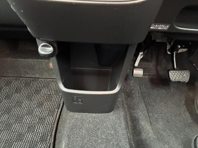 ムーヴ カスタム　Ｘ　サイドエアバック　クルーズコントロール　ＥＴＣ　横滑り防止装置　パーキングスタート　電動格納ミラー　ＬＥＤ　純正アルミホイール　オートライト　フォグランプ　バックカメラ　　ベンチシート（33枚目）