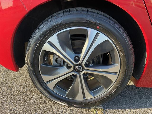 リーフ Ｘ　Ｖセレクション　衝突軽減ブレーキ　ブラインドスポットモニター　純正ナビ　　フルセグＴＶ　ＢＴ　ＵＳＢ　全方位カメラ　クルーズコントロール　シートヒーター　ドライブレコーダー　電動格納ミラー　ＬＥＤ　オートライト（53枚目）