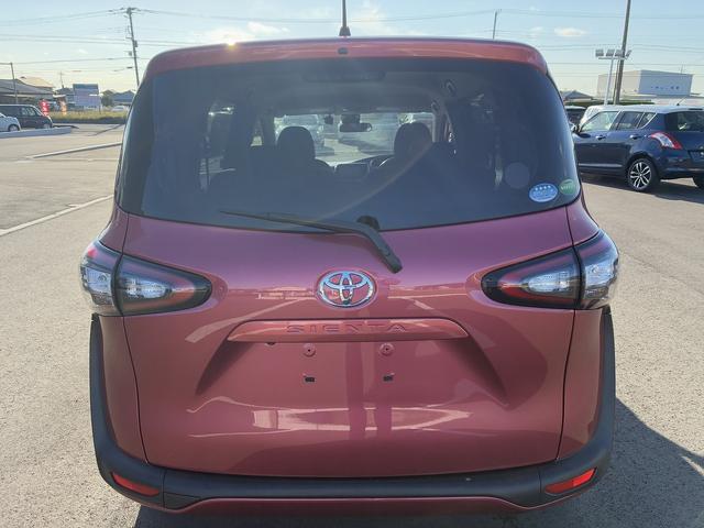 シエンタ Ｇ　社外ナビ　衝突軽減ブレーキ　ＢＴ　Ｂカメラ　ＥＴＣ　両側電動スライドドア　ＬＥＤ　ステアリングスイッチ　クルーズコントロール　レーンアシスト　横滑り防止装置　前席ドラレコ　フォグランプ　オートライト（10枚目）