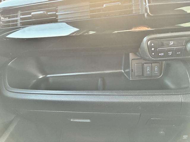 Ｎ－ＢＯＸカスタム Ｌ　純正ナビ　フルセグＴＶ　衝突軽減ブレーキ　ＢＴ　Ｂカメラ　両側電動スライドドア　ＬＥＤ　ＣＤ　ＤＶＤ　クルコン　ステリモ　横滑り防止装置　レーンアシスト　フォグランプ　オートライト　シートヒーター（27枚目）