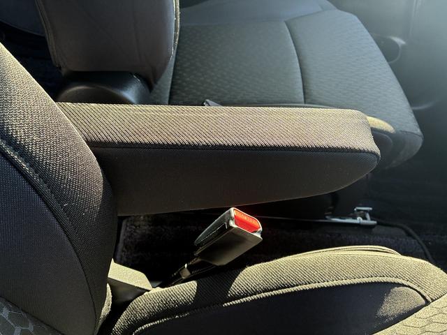 ソリオバンディット ハイブリッドＭＶ　横滑り防止装置　アイドリングストップ　全方位カメラ　ＢＴ　電動格納ミラー　両側スライドドア　ＬＥＤ　フォグランプ　オートライト　純正アルミホイール　パーキングスタート　スマートキー（18枚目）