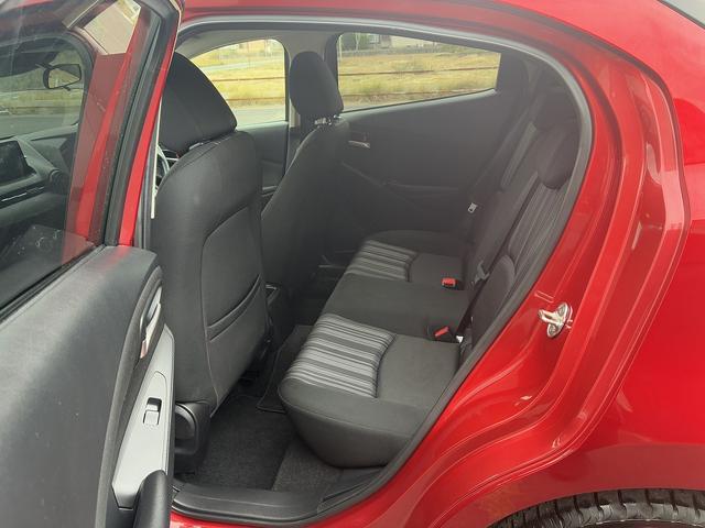 MAZDA2 15S スマートエディション レーンアシスト 純正ナビ フルセグ 全方位カメラ BT USB コーナーセンサー ドライブレコーダー パーキングアシスタント 電動格納ミラー LED オートライト 純正アルミホイール 横滑り防止装置(15枚目)