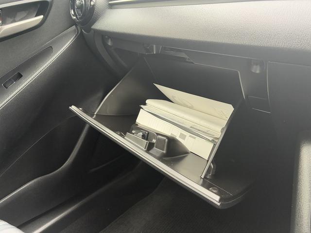 MAZDA2 15S スマートエディション レーンアシスト 純正ナビ フルセグ 全方位カメラ BT USB コーナーセンサー ドライブレコーダー パーキングアシスタント 電動格納ミラー LED オートライト 純正アルミホイール 横滑り防止装置(26枚目)