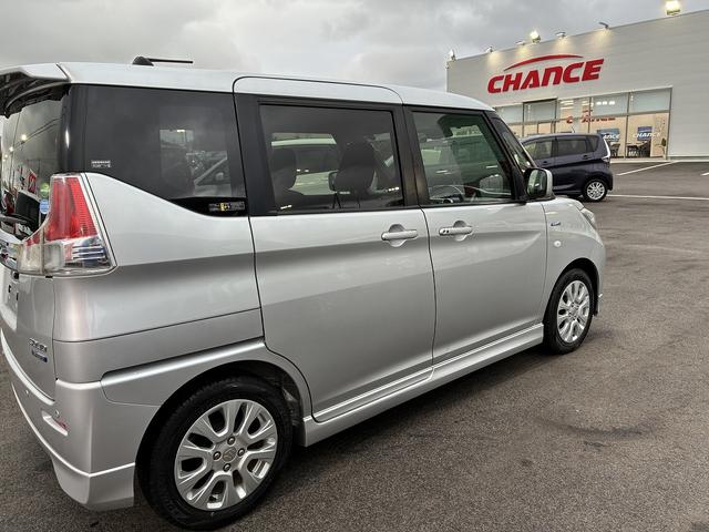 ソリオ ハイブリッドＭＸ　レンタアップ　ＳＤナビ　衝突軽減ブレーキ　バックカメラ　ＥＴＣ　ＢＴ　コーナーセンサー　クルーズコントロール　レーンアシスト　横滑り防止装置　片側電動スライドドア　パーキングアシスト　純正アルミ１５（8枚目）