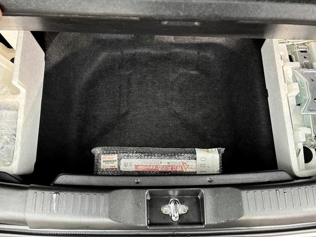 ソリオ ハイブリッドＭＸ　レンタアップ　ＳＤナビ　衝突軽減ブレーキ　バックカメラ　ＥＴＣ　ＢＴ　コーナーセンサー　クルーズコントロール　レーンアシスト　横滑り防止装置　片側電動スライドドア　パーキングアシスト　純正アルミ１５（18枚目）