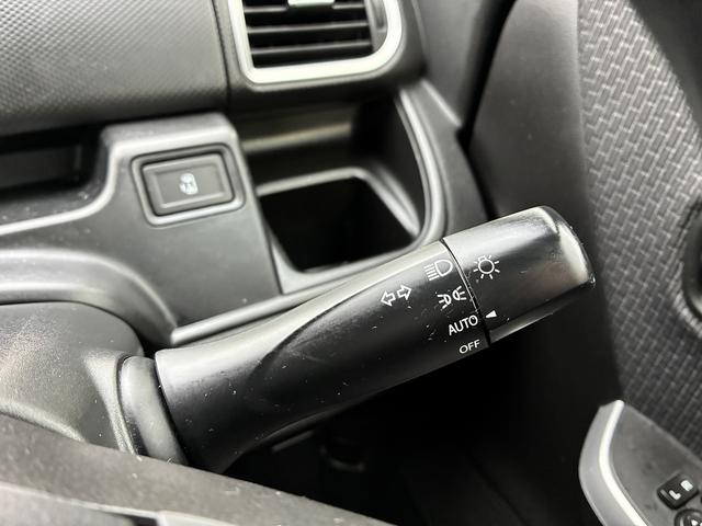 ソリオ ハイブリッドＭＸ　レンタアップ　ＳＤナビ　衝突軽減ブレーキ　バックカメラ　ＥＴＣ　ＢＴ　コーナーセンサー　クルーズコントロール　レーンアシスト　横滑り防止装置　片側電動スライドドア　パーキングアシスト　純正アルミ１５（42枚目）