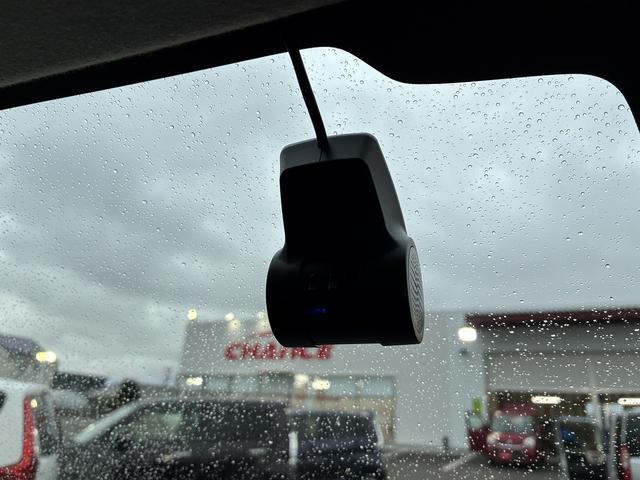 ソリオ ハイブリッドＭＸ　レンタアップ　ＳＤナビ　衝突軽減ブレーキ　バックカメラ　ＥＴＣ　ＢＴ　コーナーセンサー　クルーズコントロール　レーンアシスト　横滑り防止装置　片側電動スライドドア　パーキングアシスト　純正アルミ１５（48枚目）