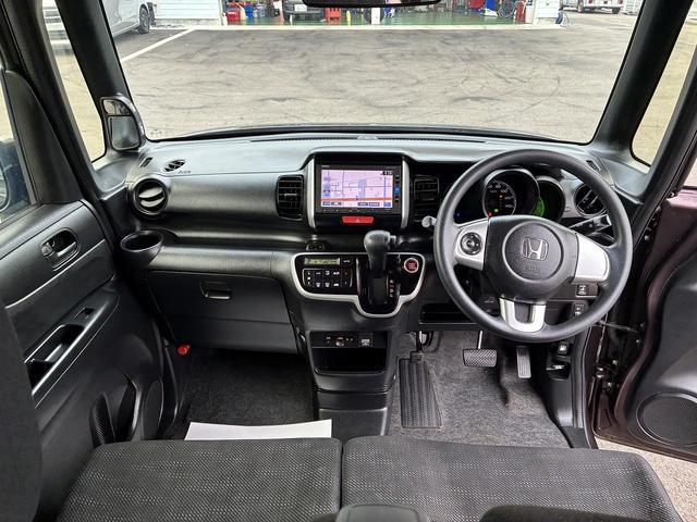 Ｎ－ＢＯＸ Ｇ・Ｌパッケージ　横滑り防止装置　アイドリングストップ　純正ナビ　バックカメラ　ＵＳＢ　ＥＴＣ　電動格納ミラー　片側電動スライドドア　ベンチシート　社外アルミホイール　フロアマット（3枚目）