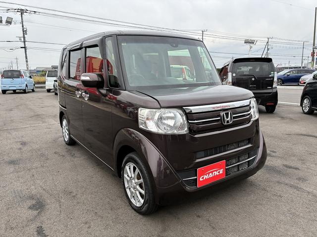 Ｎ－ＢＯＸ Ｇ・Ｌパッケージ　横滑り防止装置　アイドリングストップ　純正ナビ　バックカメラ　ＵＳＢ　ＥＴＣ　電動格納ミラー　片側電動スライドドア　ベンチシート　社外アルミホイール　フロアマット（6枚目）