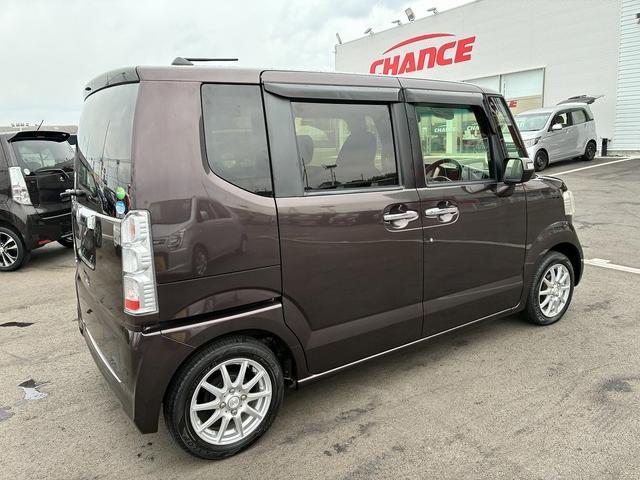 Ｎ－ＢＯＸ Ｇ・Ｌパッケージ　横滑り防止装置　アイドリングストップ　純正ナビ　バックカメラ　ＵＳＢ　ＥＴＣ　電動格納ミラー　片側電動スライドドア　ベンチシート　社外アルミホイール　フロアマット（8枚目）