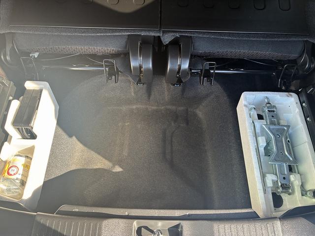 ソリオ ハイブリッドMZ SDナビ フルセグTV 衝突軽減ブレーキ ETC 両側電動スライドドア 後席モニター ドラレコ レーンアシスト ステアリングスイッチ クルーズコントロール フォグランプ オートライト サイドエアバッグ(17枚目)