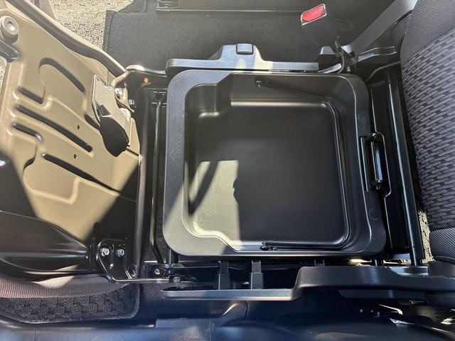 ソリオ ハイブリッドMZ SDナビ フルセグTV 衝突軽減ブレーキ ETC 両側電動スライドドア 後席モニター ドラレコ レーンアシスト ステアリングスイッチ クルーズコントロール フォグランプ オートライト サイドエアバッグ(57枚目)