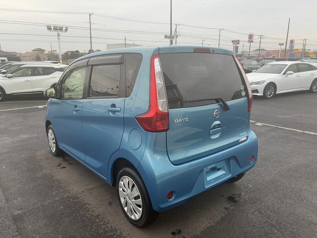 デイズ Ｘ　全方位カメラ　アイドリングストップ　ＥＴＣ　パーキングスタート　電動格納ミラー　ベンチシート　ＣＤ　ＡＭ　ＦＭ　フロアマット（10枚目）