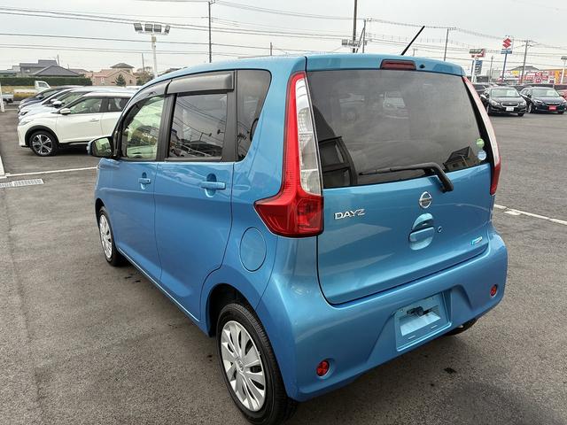 デイズ Ｘ　Ｖセレクション＋セーフティＩＩ　衝突軽減ブレーキ　全方位カメラ　横滑り防止装置　ＢＴ　ＵＳＢ　ＣＤ　ＤＶＤ　ＡＵＸ　パーキングスタート　電動格納ミラー　フォグランプ　ベンチシート　ワンセグＴＶ　アイドリングストップ（11枚目）