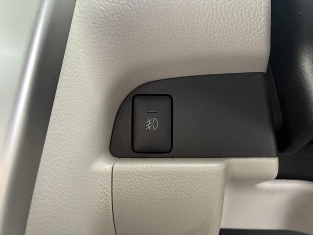 デイズ Ｘ　Ｖセレクション＋セーフティＩＩ　衝突軽減ブレーキ　全方位カメラ　横滑り防止装置　ＢＴ　ＵＳＢ　ＣＤ　ＤＶＤ　ＡＵＸ　パーキングスタート　電動格納ミラー　フォグランプ　ベンチシート　ワンセグＴＶ　アイドリングストップ（40枚目）