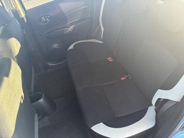 ノート Ｘ　レンタアップ　純正ナビ　衝突軽減ブレーキ　Ｂｌｕｅｔｏｏｔｈ　ＥＴＣ　レーンアシスト　ステアリングスイッチ　ＡＵＸ　電動格納ミラー　オートライト　アイドリングストップ　スマートキー　フロアマット（12枚目）