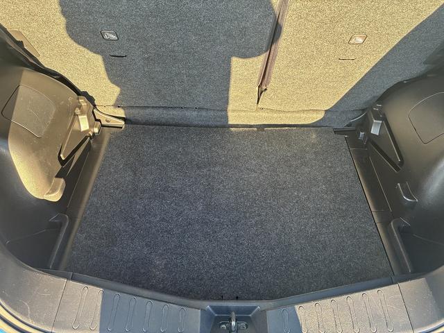 ノート Ｘ　レンタアップ　純正ナビ　衝突軽減ブレーキ　Ｂｌｕｅｔｏｏｔｈ　ＥＴＣ　レーンアシスト　ステアリングスイッチ　ＡＵＸ　電動格納ミラー　オートライト　アイドリングストップ　スマートキー　フロアマット（15枚目）