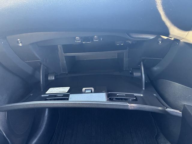 ノート Ｘ　レンタアップ　純正ナビ　衝突軽減ブレーキ　Ｂｌｕｅｔｏｏｔｈ　ＥＴＣ　レーンアシスト　ステアリングスイッチ　ＡＵＸ　電動格納ミラー　オートライト　アイドリングストップ　スマートキー　フロアマット（25枚目）