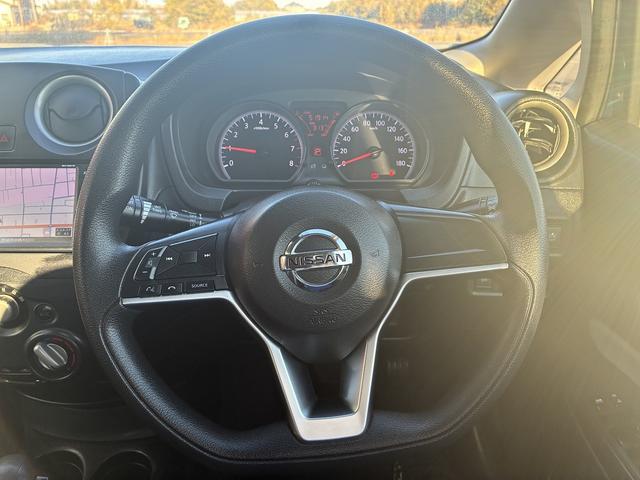 ノート Ｘ　レンタアップ　純正ナビ　衝突軽減ブレーキ　Ｂｌｕｅｔｏｏｔｈ　ＥＴＣ　レーンアシスト　ステアリングスイッチ　ＡＵＸ　電動格納ミラー　オートライト　アイドリングストップ　スマートキー　フロアマット（30枚目）