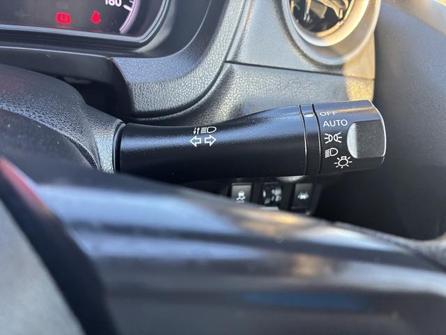 ノート Ｘ　レンタアップ　純正ナビ　衝突軽減ブレーキ　Ｂｌｕｅｔｏｏｔｈ　ＥＴＣ　レーンアシスト　ステアリングスイッチ　ＡＵＸ　電動格納ミラー　オートライト　アイドリングストップ　スマートキー　フロアマット（32枚目）