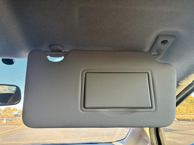 ノート Ｘ　レンタアップ　純正ナビ　衝突軽減ブレーキ　Ｂｌｕｅｔｏｏｔｈ　ＥＴＣ　レーンアシスト　ステアリングスイッチ　ＡＵＸ　電動格納ミラー　オートライト　アイドリングストップ　スマートキー　フロアマット（44枚目）