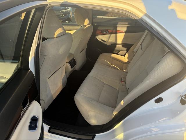 クラウン ロイヤル　純正ナビ　フルセグＴＶ　ＢＴ　ＥＴＣ　ＬＥＤ　Ｂカメラ　フォグランプ　オートライト　ステアリングスイッチ　横滑り防止装置　Ｗエアコン　純正アルミ１６インチ　カーテンエアバック　電動格納ミラー（14枚目）